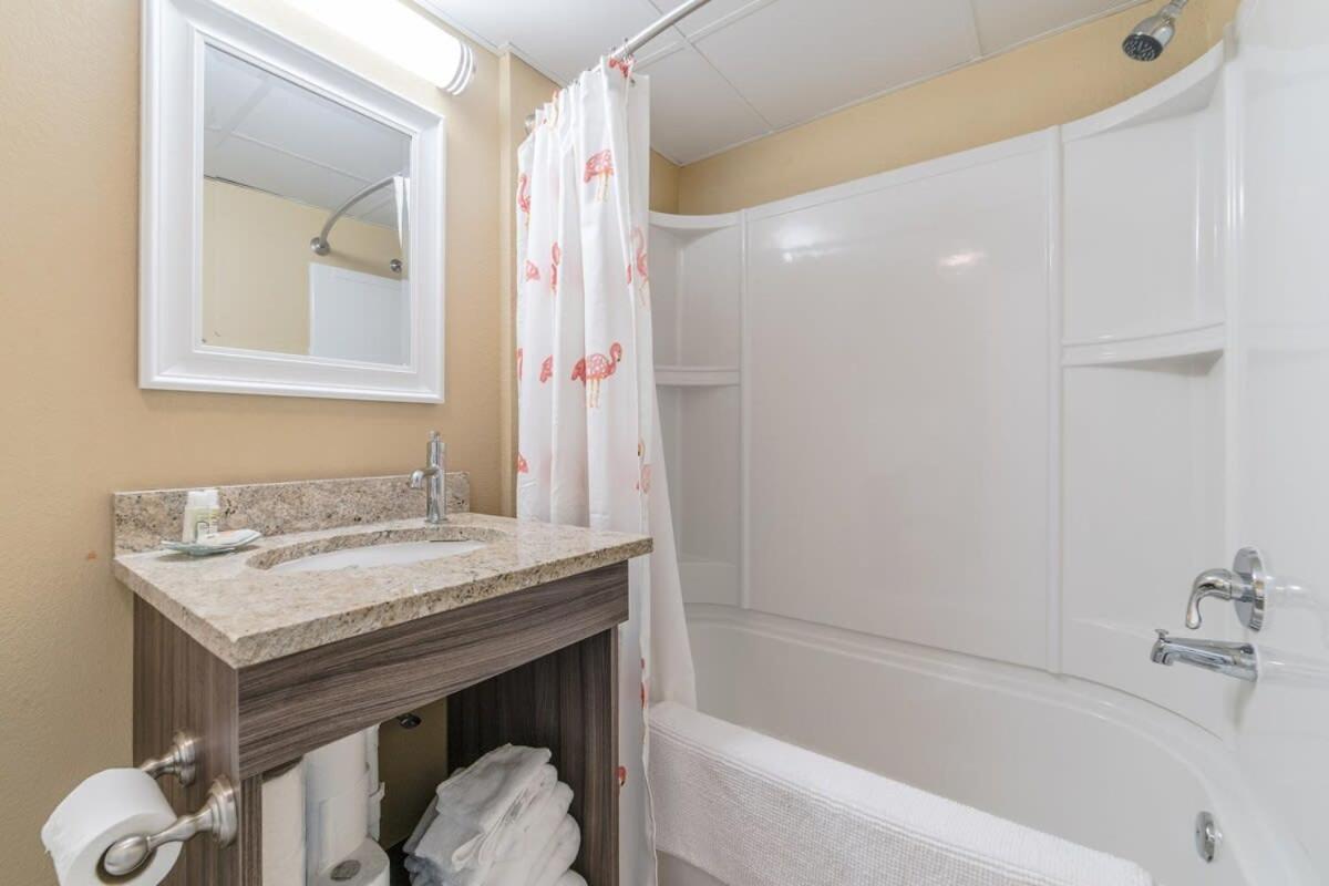 Ground Floor Ocean Front Studio - Caravelle Resort 124 默特尔比奇 外观 照片