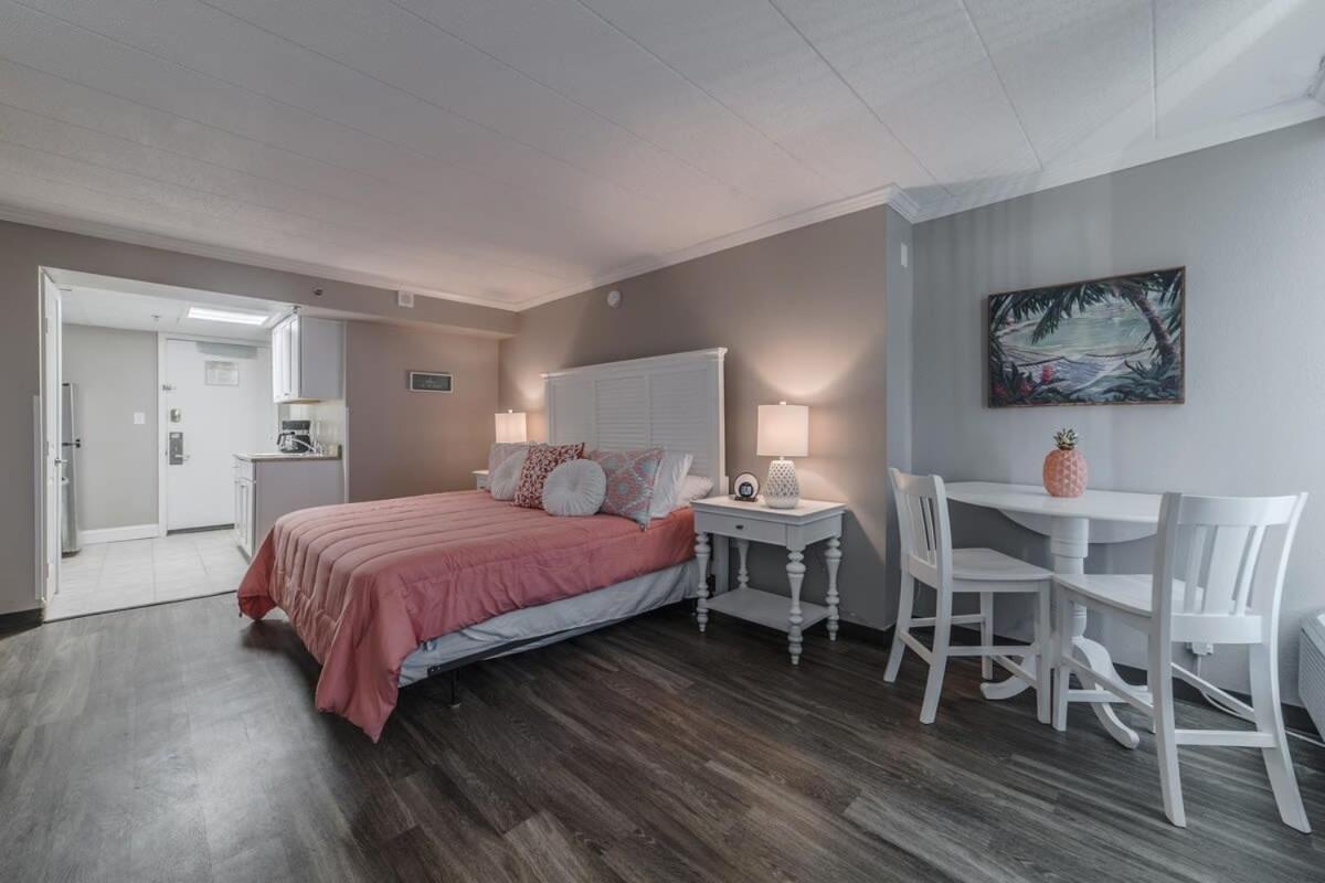 Ground Floor Ocean Front Studio - Caravelle Resort 124 默特尔比奇 外观 照片